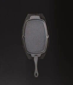 Napoleon Gietijzeren Pan Met Bamboe Onderzetter -BBQ Verkoop napoleon gietijzeren pan met bamboe onderzetter 1